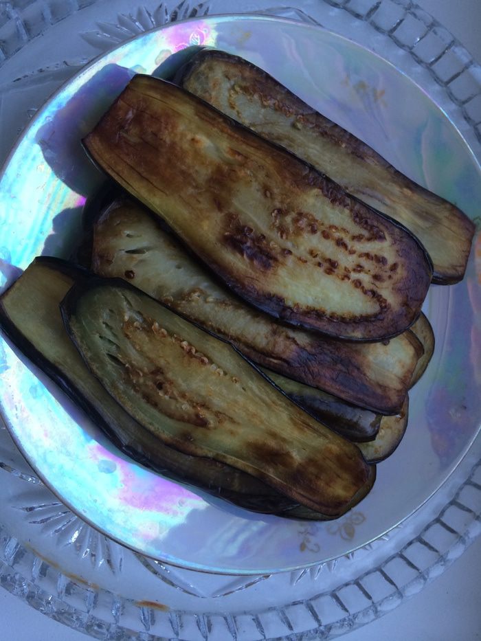 Баклажаны по-грузински с соусом сациви