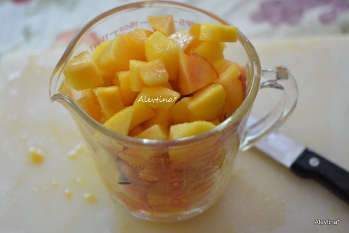  Кекс с персиками и корицей