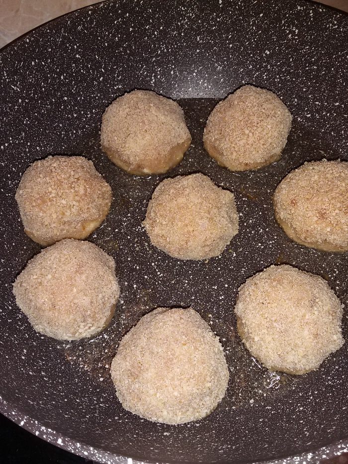Куриные котлеты с яйцом