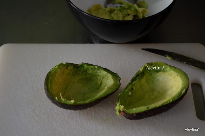 Авокадо с беконом