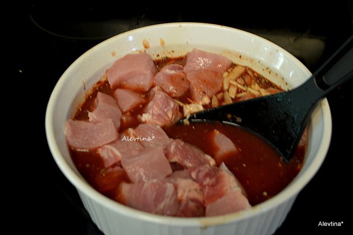 Cвиной шашлык на красном вине