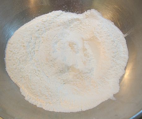 Пряный кекс с вином и черносливом