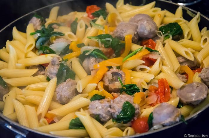 Паста с итальянскими колбасками