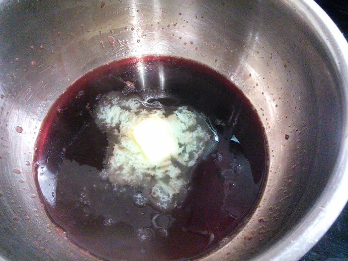 Утиные ножки с карамелизированной грушей 