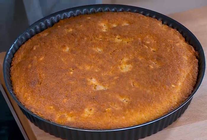 Кекс с апельсином, курагой и кедровыми орешками 
