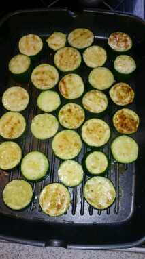 Кролик с овощами, тушеный в сливках с голубым сыром