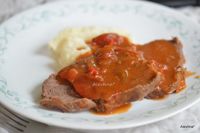 Нежная говядина с овощами под соусом