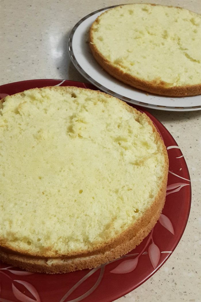 Бисквитный торт с вареной сгущенкой