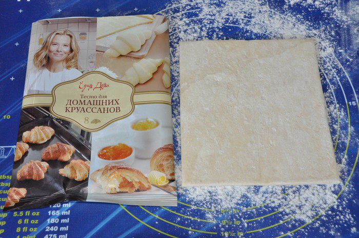 Круассаны с рикоттой, фисташками и яблоком