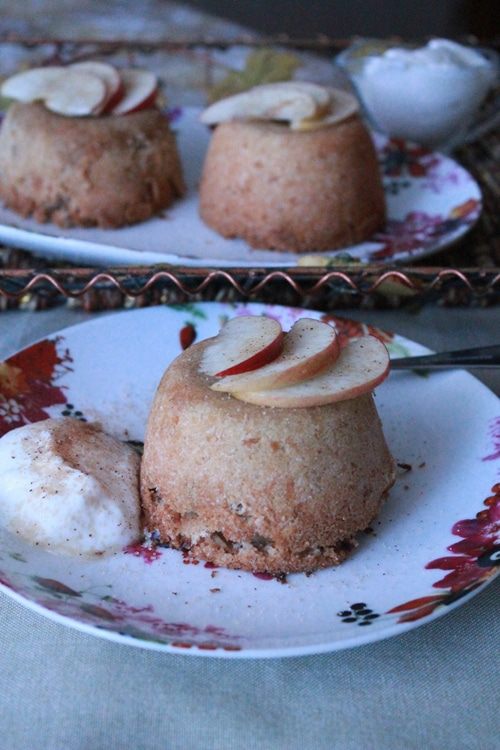 Яблочные шарлотки