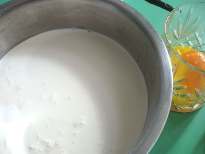 Ванильное мороженое и груша-пашот «Сладкая парочка»