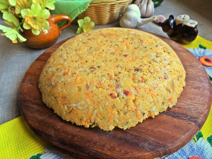 Салат с полентой и хурмой