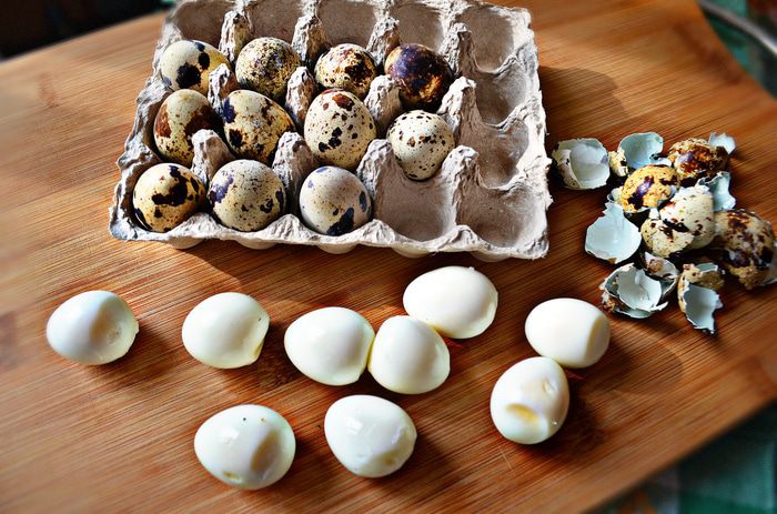 Пасхальное мясное кольцо с перепелиными яйцами по-польски