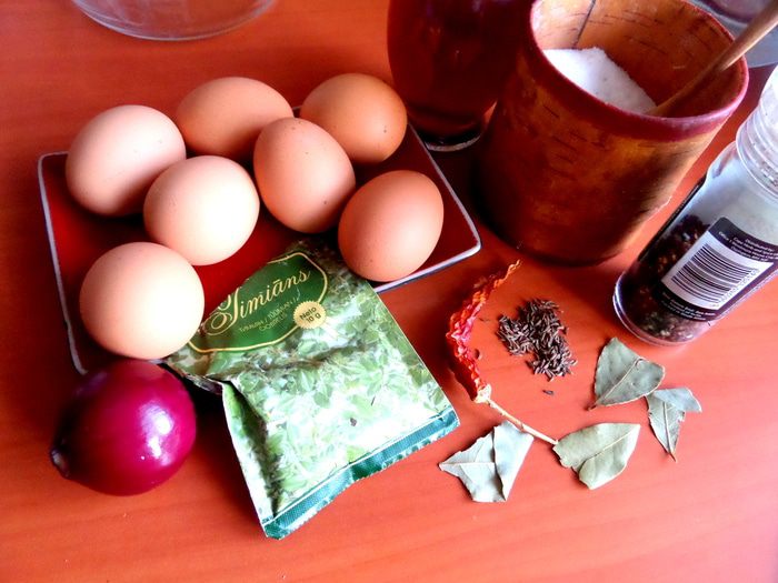 Яйца в легком маринаде