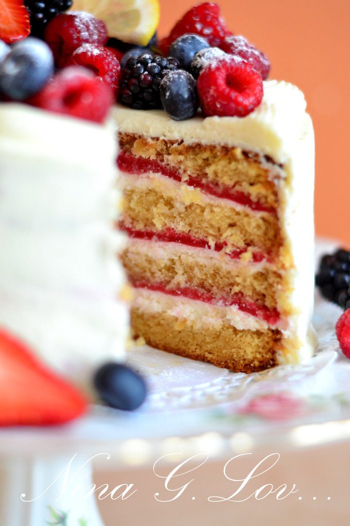 Медовый торт с малиновым мармеладом