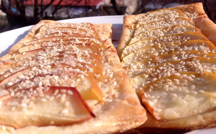 Французский хрустящий тарт с яблоками и корицей