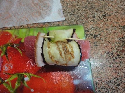 Мясные рулетики по-итальянски