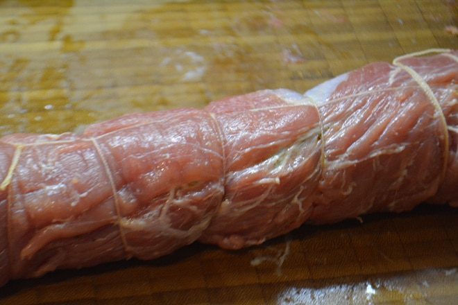 Мясо &amp;quot;Капрезе&amp;quot; с вялеными томатами и моцареллой