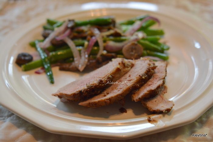 Свиная вырезка под горчичным соусом