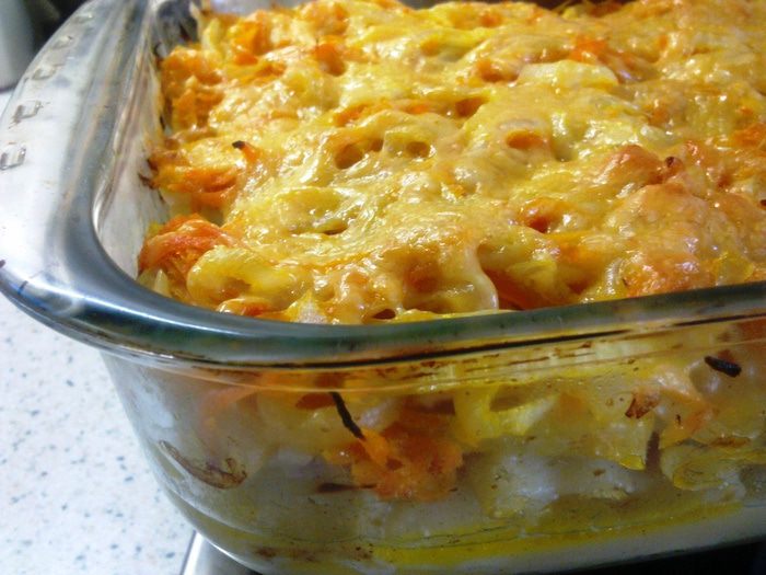 Кальмары, запеченные с картофелем под сырной корочкой