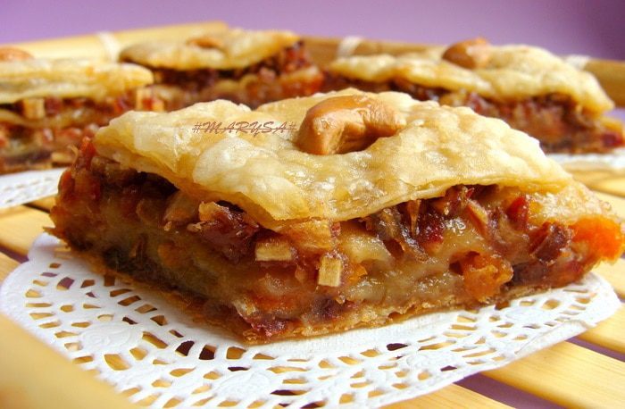 Пахлава с финиками и курагой