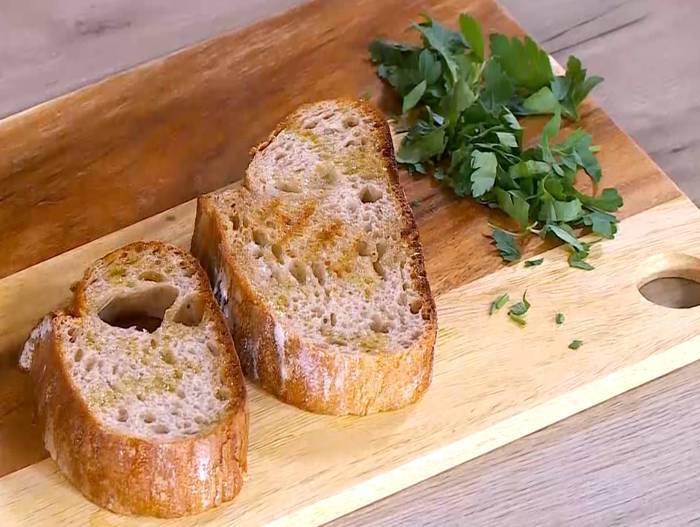 Тосты с цветной капустой в сырном соусе 