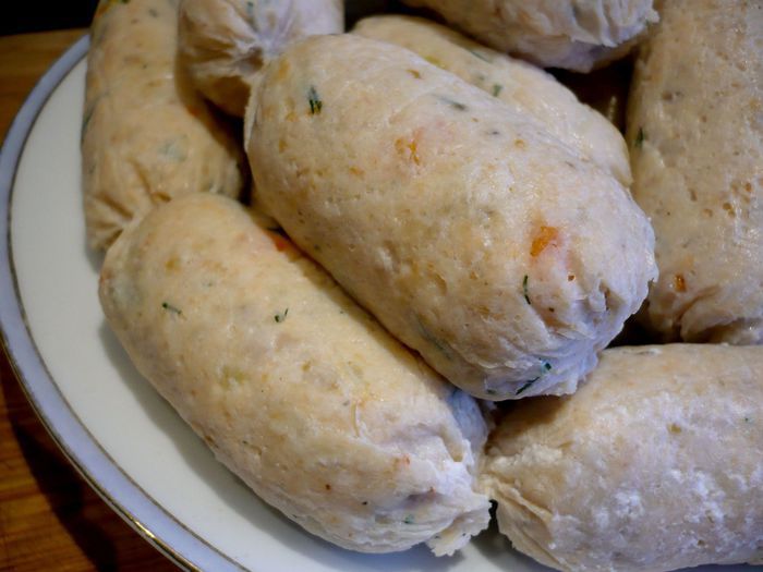 Рыбные колбаски под лимонным соусом