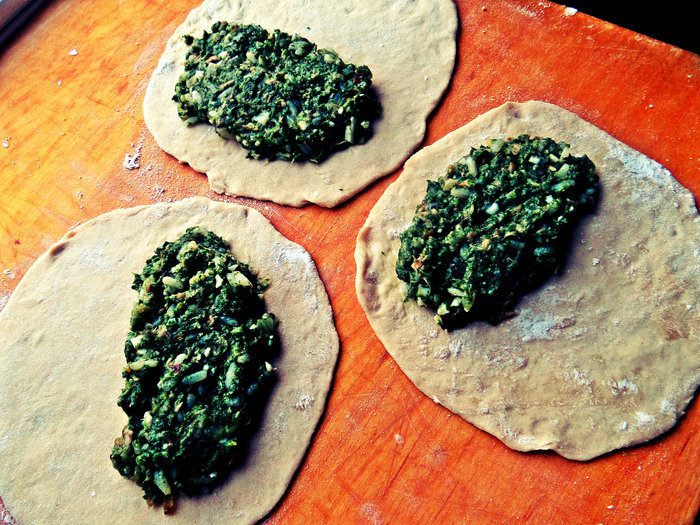 Рыбные кальцоне со шпинатом и рисом