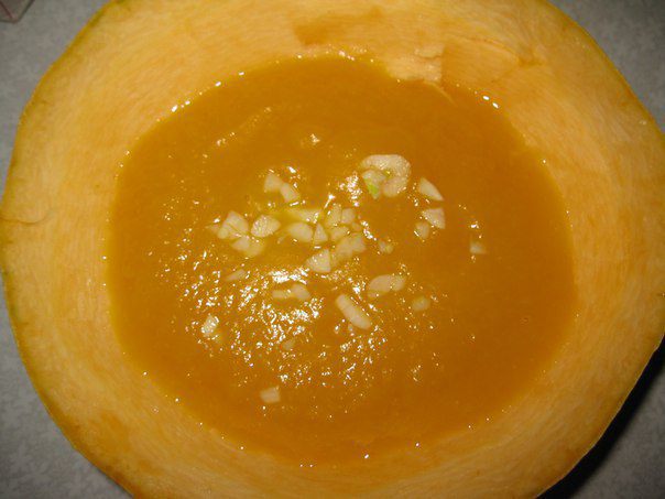 Каша из тыквы в тыквенном горшочке с грецкими орехами