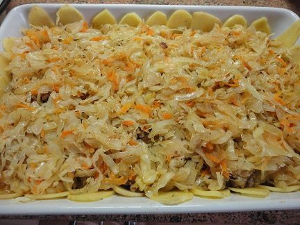 Картофель с мясом и капустой