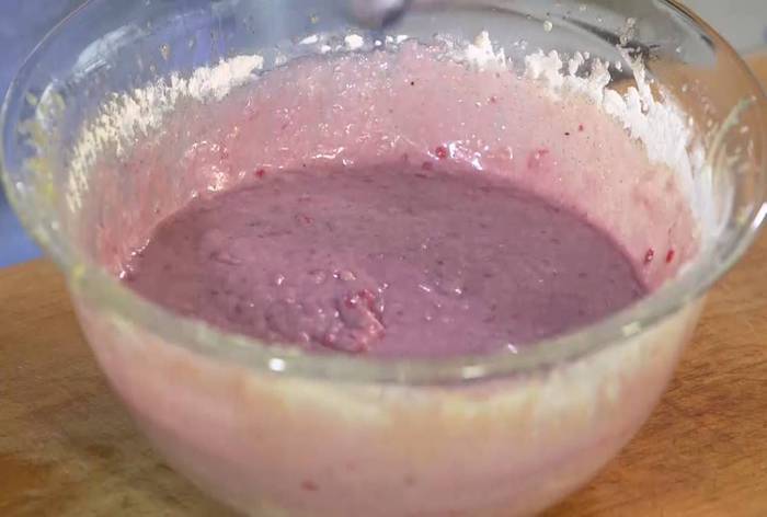 Малиновые вафли с фисташками и медом 