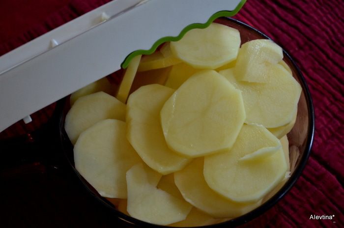 Картофельная запеканка с грибами и сыром