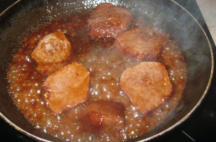 Говядина в винном соусе