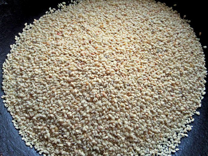 Кунжутное печенье на жареной муке