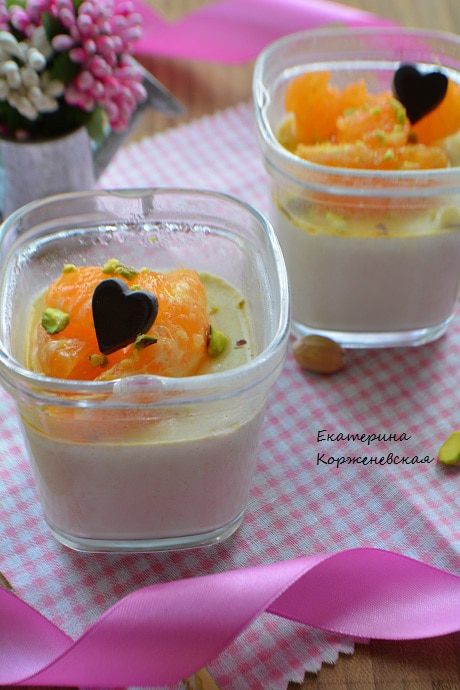 Фисташковая панна котта с мандаринами