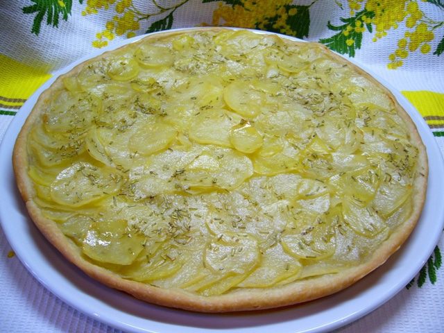 Постная пицца бьянка с розмарином и картофелем
