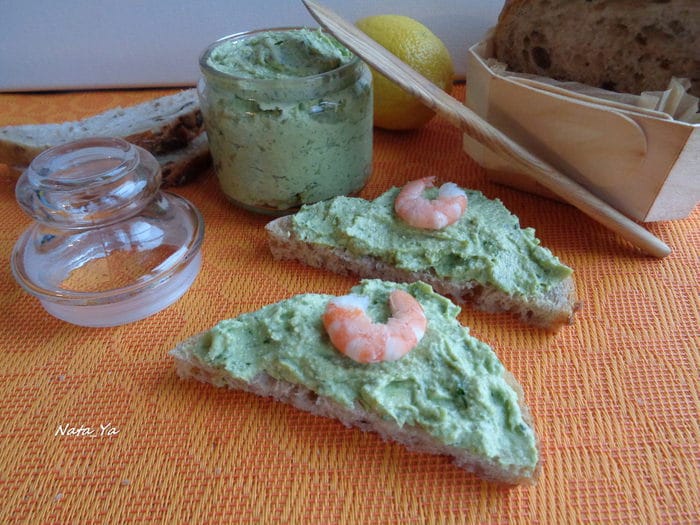 Нежный мусс из авокадо с тофу