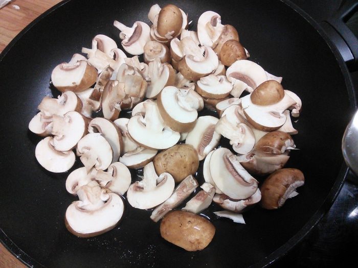 Гречневая каша с шампиньонами в мясном хлебце 