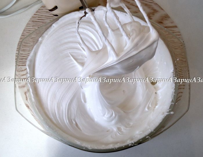 Корзиночки с черничным кердом и безе