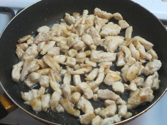 Соба с курицей и овощами