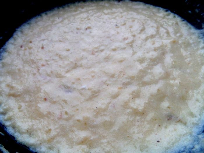 Куриные бёдра с овощами и соусом