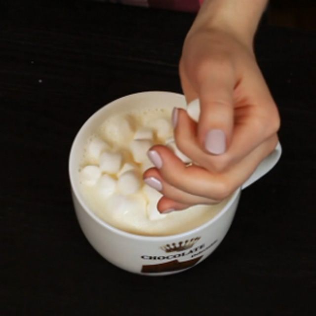 Горячий белый шоколад