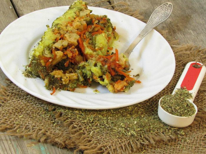 Запеканка из картофеля и цветной капусты с прованскими травами и кунжутом