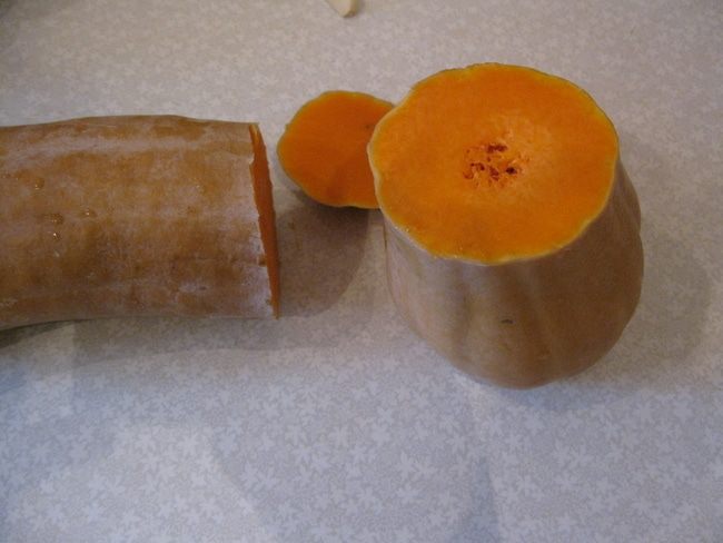 Жаркое с курицей и пшеном в тыквенном горшочке