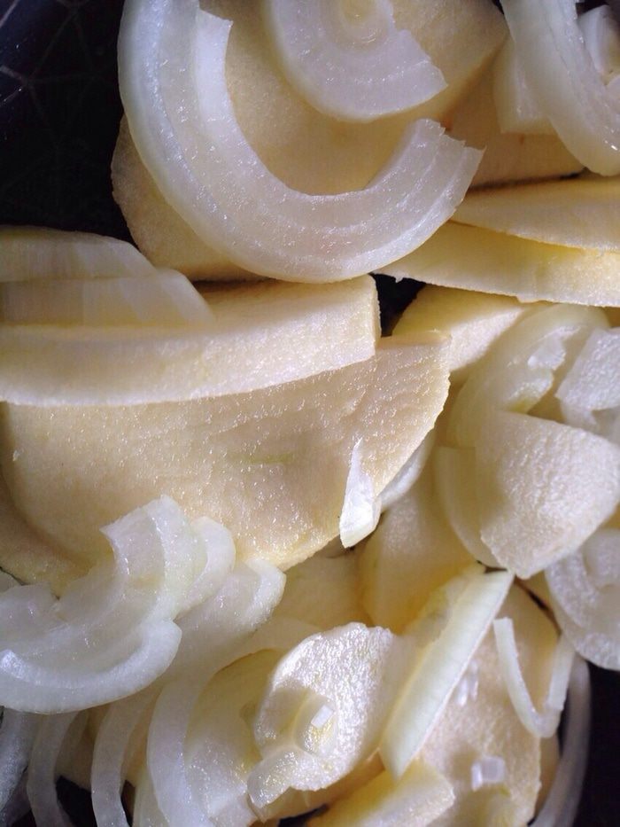 Яблочно-луковая галета