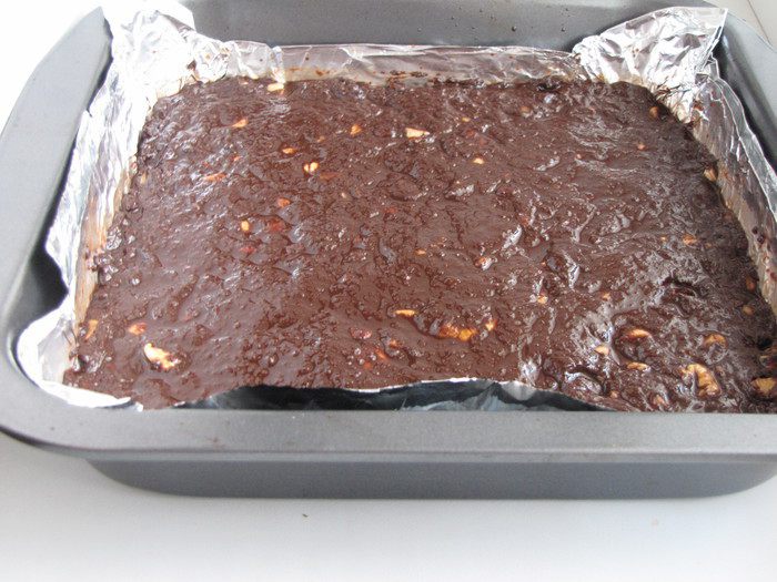 Шоколадная помадка с орехами