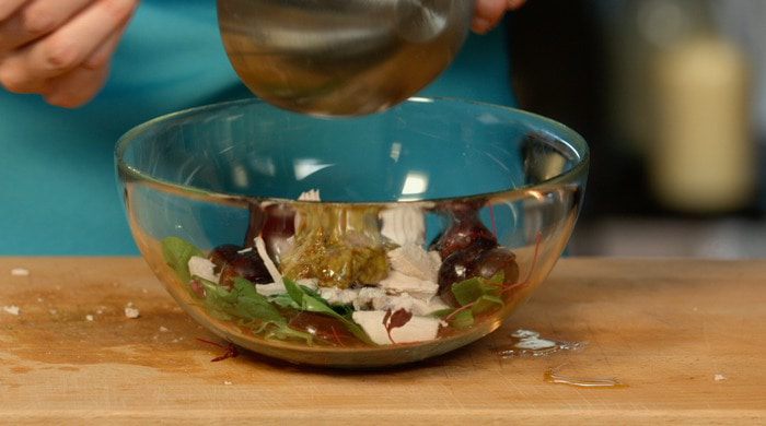 Slim-cалат с индейкой, виноградом и грецкими орехами