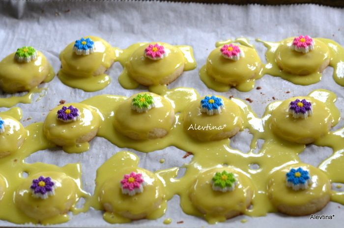 Печенье весеннее под глазурью