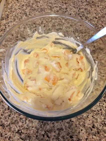 Коса с творогом и персиками