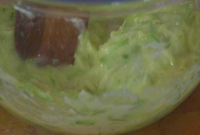 Маффины с кабачком, кардамоном и лаймом 